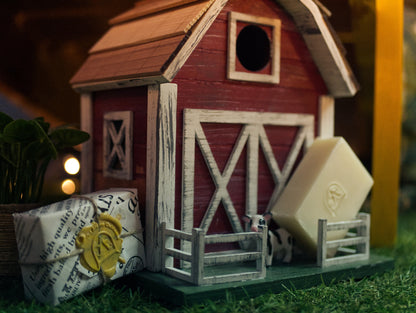 The Arcane Clubhouse Soap - Daisy's Honeyed Milk Bar