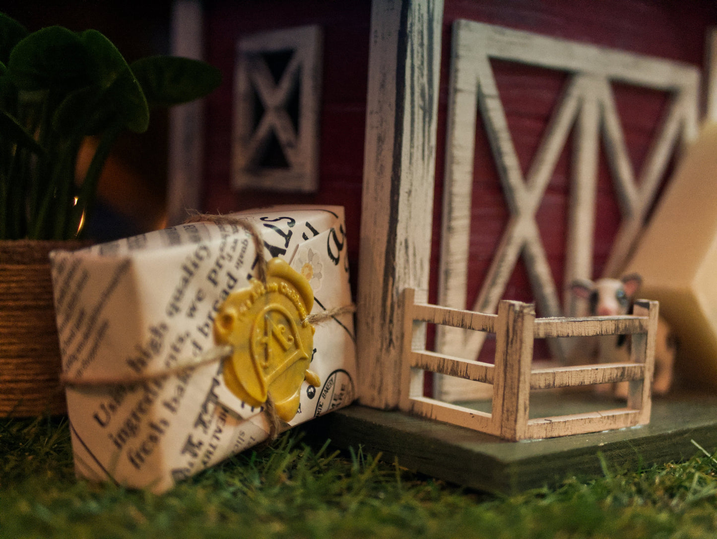 The Arcane Clubhouse Soap - Daisy's Honeyed Milk Bar