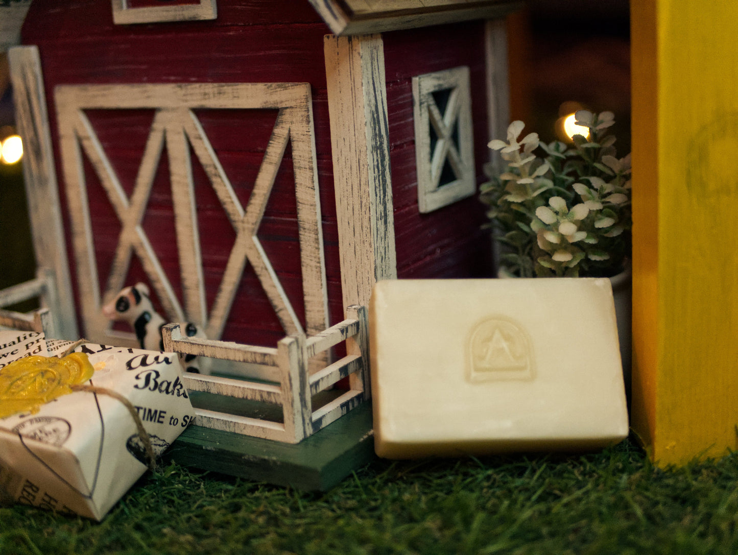 The Arcane Clubhouse Soap - Daisy's Honeyed Milk Bar
